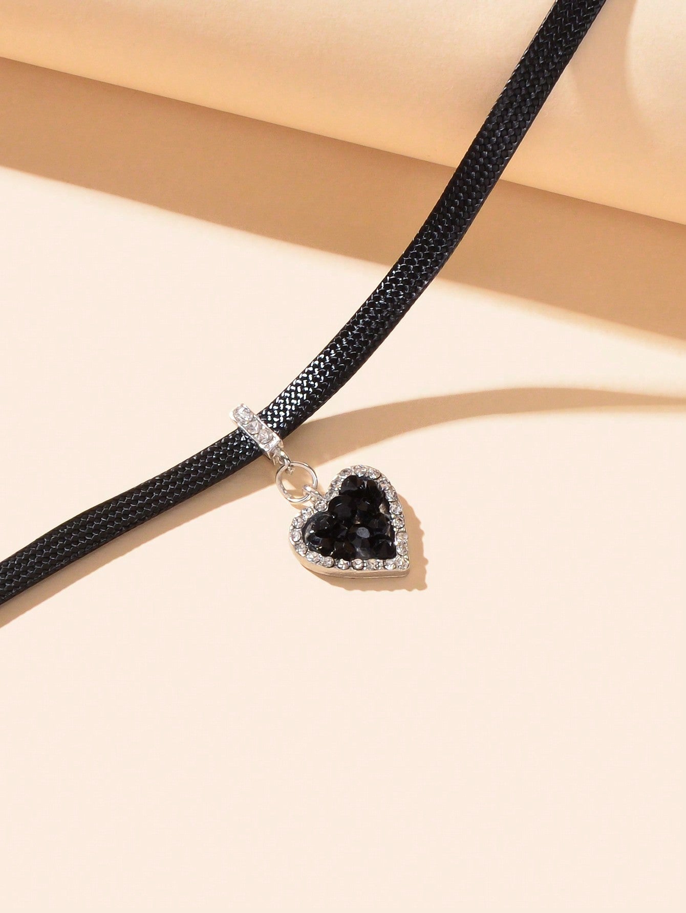 Collana/Collare Choker in pelle Cuore Nero